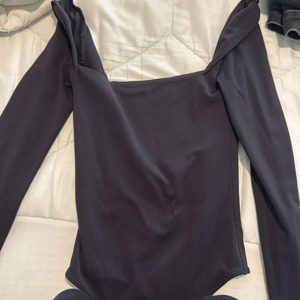 BABATON COUNTOUR LONGSLEEVE BODYSUIT IN BLACK